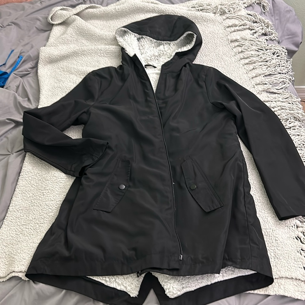 Linda Anderson Size Small Black raincoat